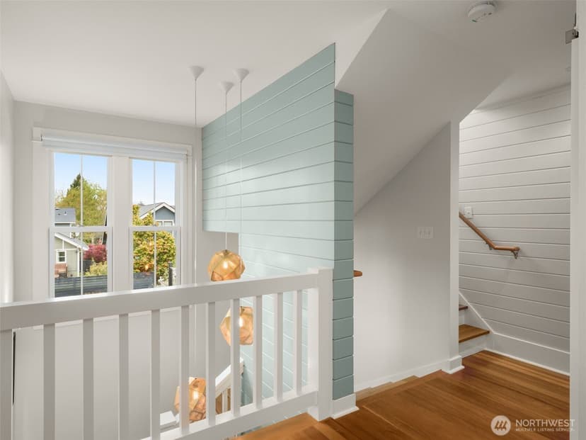 Property photo for 1909 4th Avenue N, Seattle photo 23