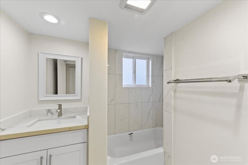 Property photo for 2202 20th Avenue S, Seattle photo 24