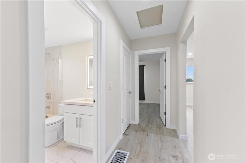 Property photo for 2202 20th Avenue S, Seattle photo 15