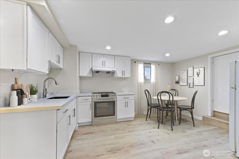 Property photo for 2202 20th Avenue S, Seattle photo 17