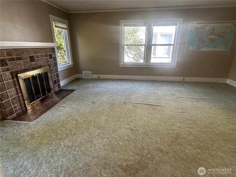 Property photo for 7818 NE Lake City Way NE, Seattle photo 6