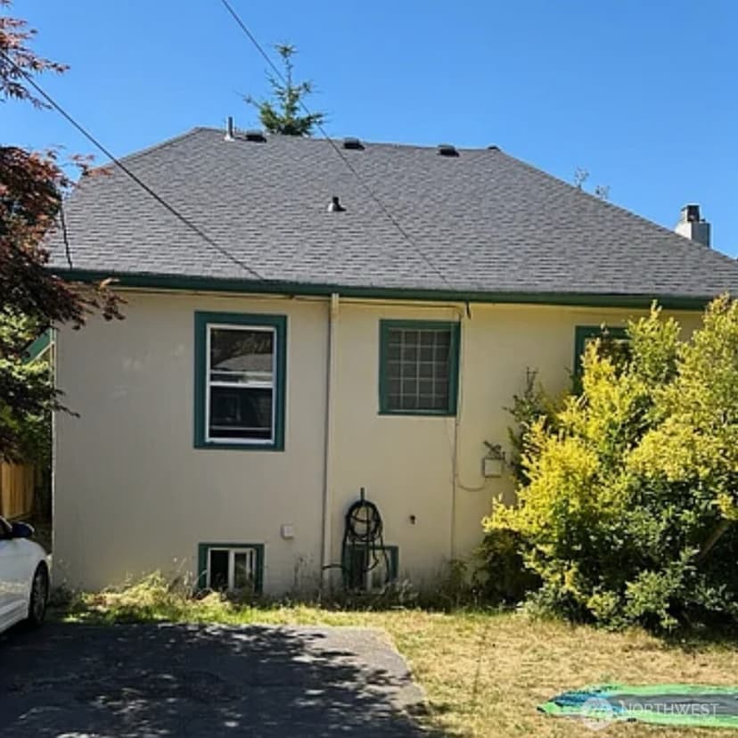 Property photo for 7818 NE Lake City Way NE, Seattle photo 10