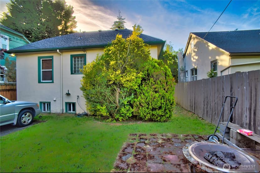 Property photo for 7818 NE Lake City Way NE, Seattle