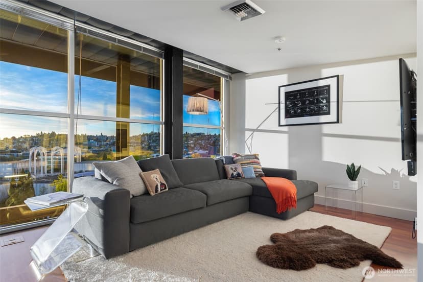 Property photo for 2720 3rd Avenue #PH1, Seattle photo 10