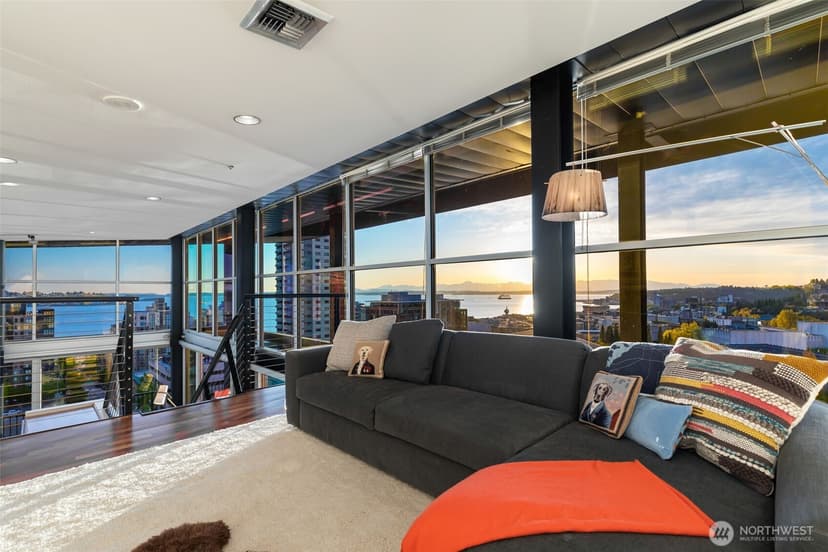 Property photo for 2720 3rd Avenue #PH1, Seattle photo 9