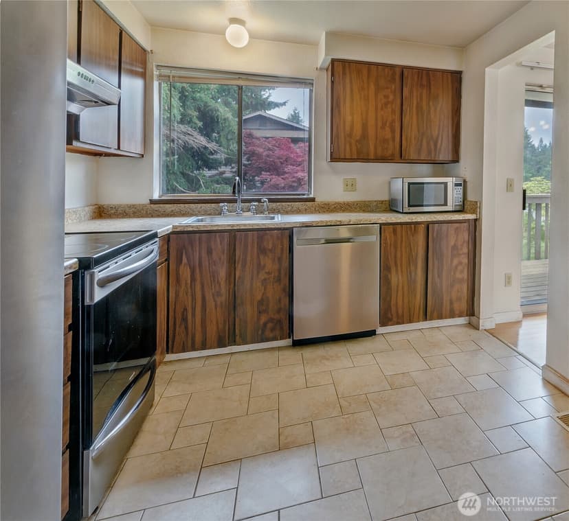 Property photo for 1230 N Newton Street, Tacoma photo 8