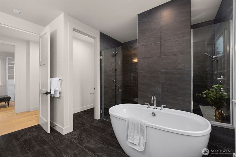 Property photo for 7010 NE 134th Street, Kirkland photo 19