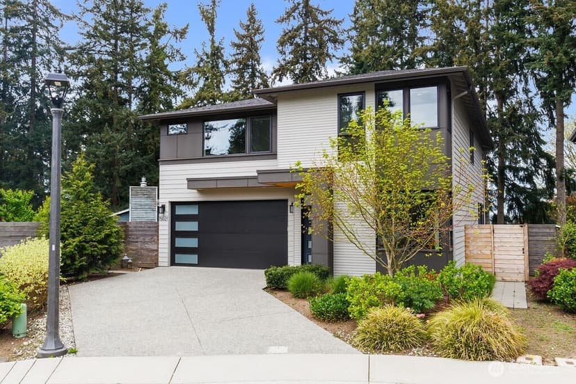 Property photo for 15021 73rd Court NE, Kenmore
