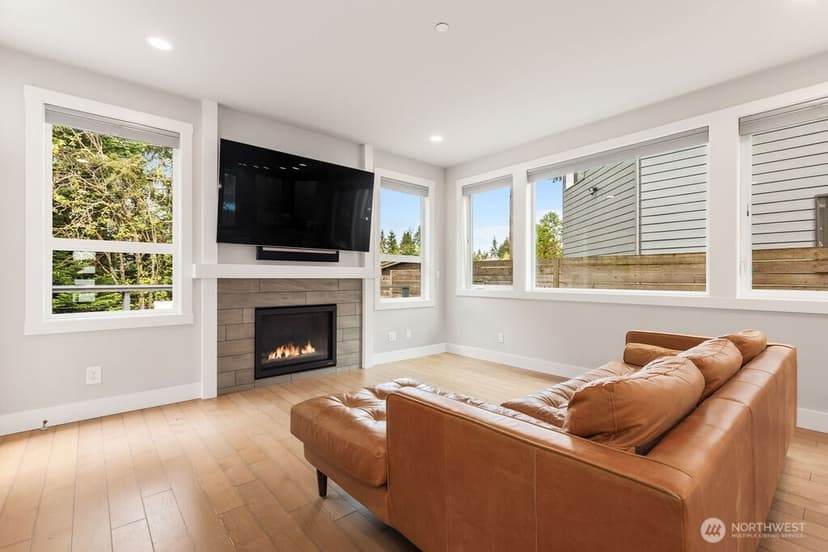 Property photo for 15021 73rd Court NE, Kenmore photo 10