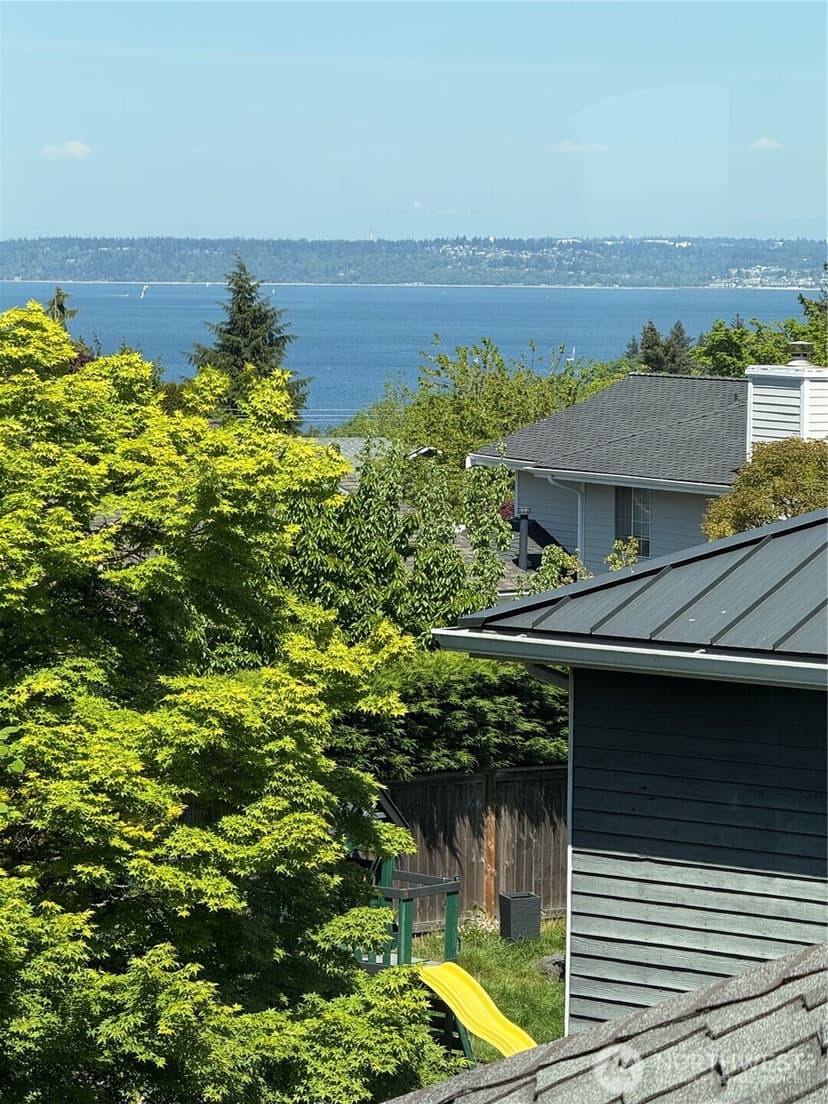 Property photo for 1855 Hillside Drive NE, Tacoma photo 7