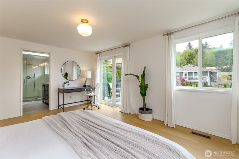 Property photo for 1855 Hillside Drive NE, Tacoma photo 13
