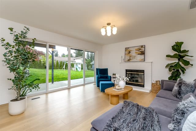Property photo for 1855 Hillside Drive NE, Tacoma photo 3