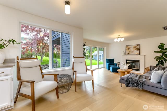 Property photo for 1855 Hillside Drive NE, Tacoma photo 2