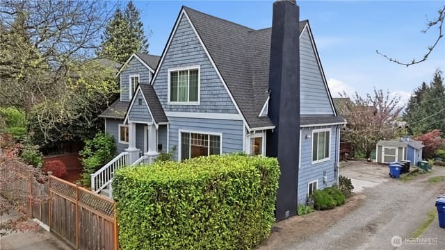 Property photo for 814 23rd Avenue E, Seattle
