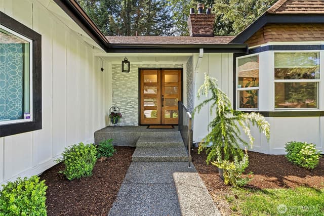 Property photo for 3704 72nd Avenue Ct W, University Place photo 2
