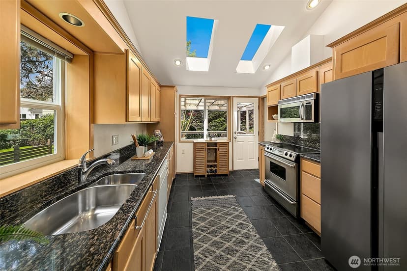 Property photo for 630 NW 76th Street, Seattle photo 5