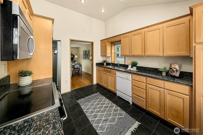 Property photo for 630 NW 76th Street, Seattle photo 6