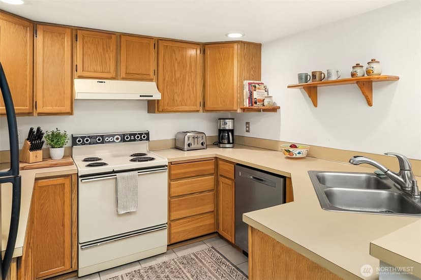 Property photo for 118 SW 116th Street #D32, Seattle photo 4