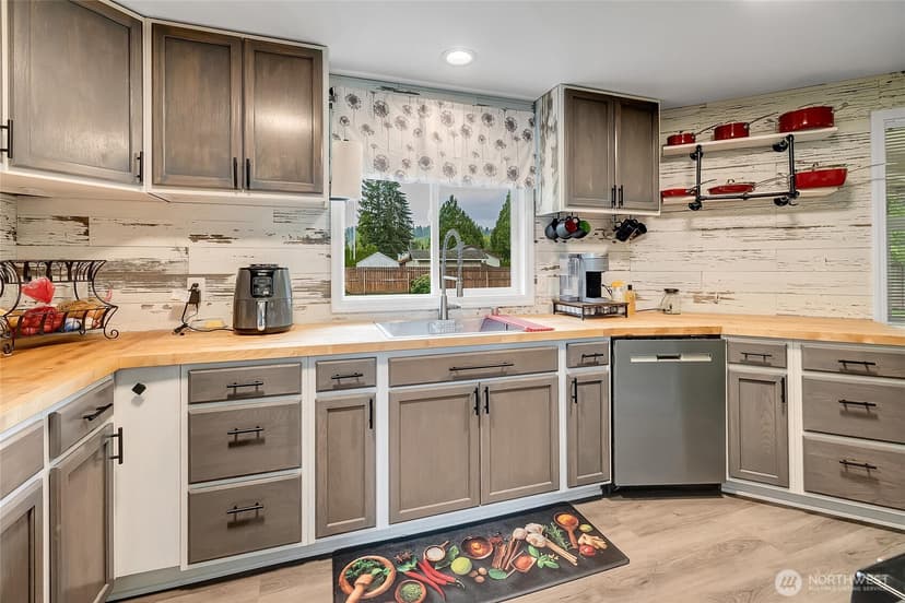 Property photo for 5617 322nd Avenue NE, Carnation photo 19
