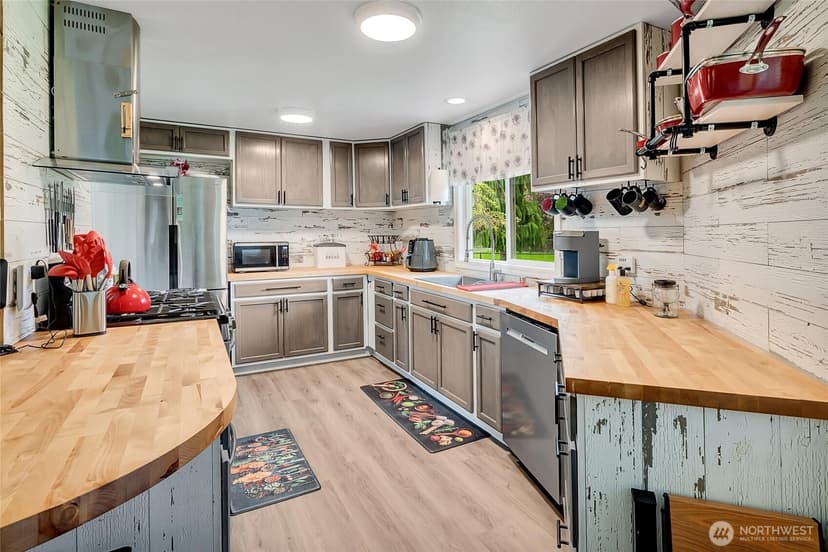Property photo for 5617 322nd Avenue NE, Carnation photo 17
