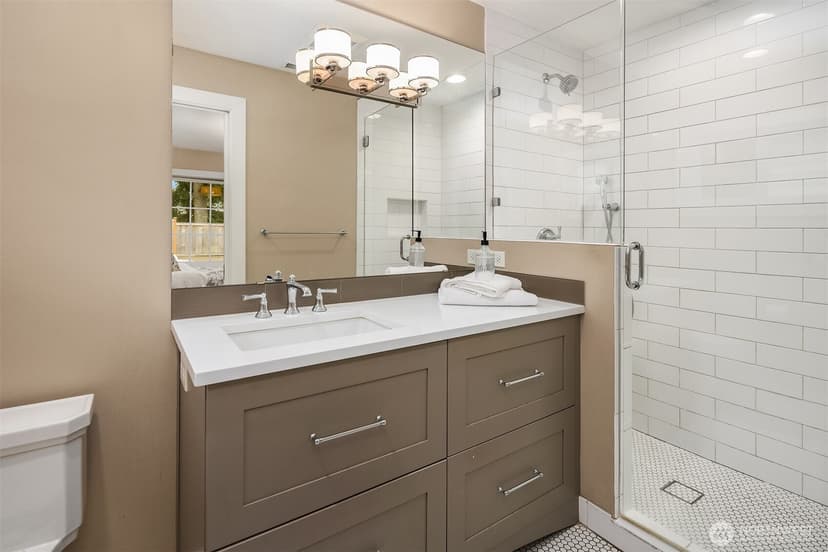 Property photo for 2613 126th Avenue NE, Bellevue photo 19
