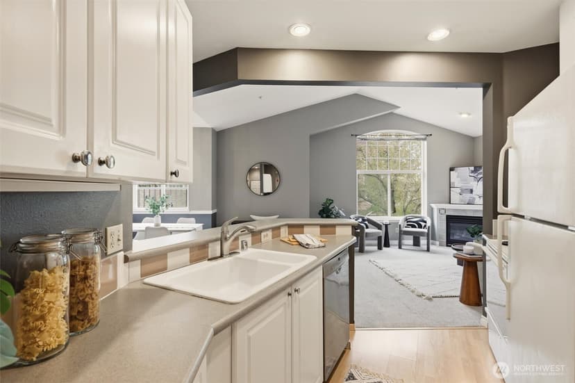 Property photo for 16125 Juanita-Woodinville Way NE #2511, Bothell photo 11