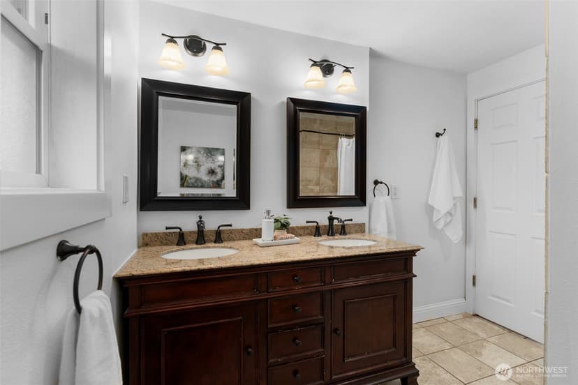 Property photo for 625 SW 127th Street, Seattle photo 19