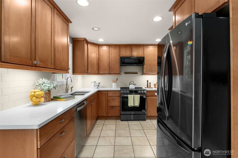 Property photo for 625 SW 127th Street, Seattle photo 11