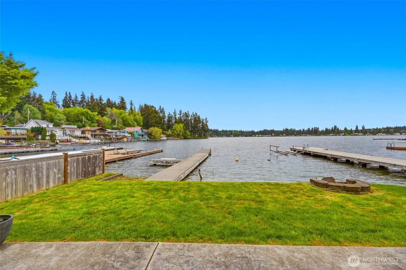 Property photo for 4302 Peninsula Road, Stanwood