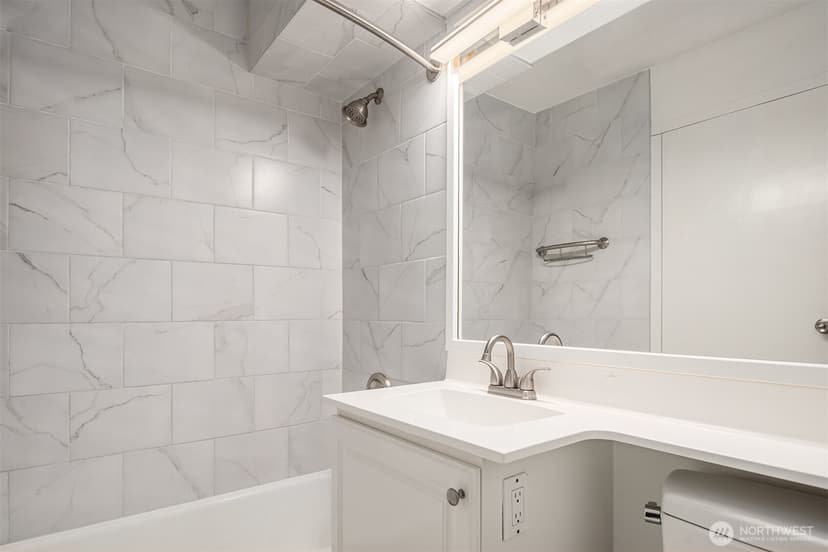Property photo for 1400 Hubbell Place #1309, Seattle photo 18