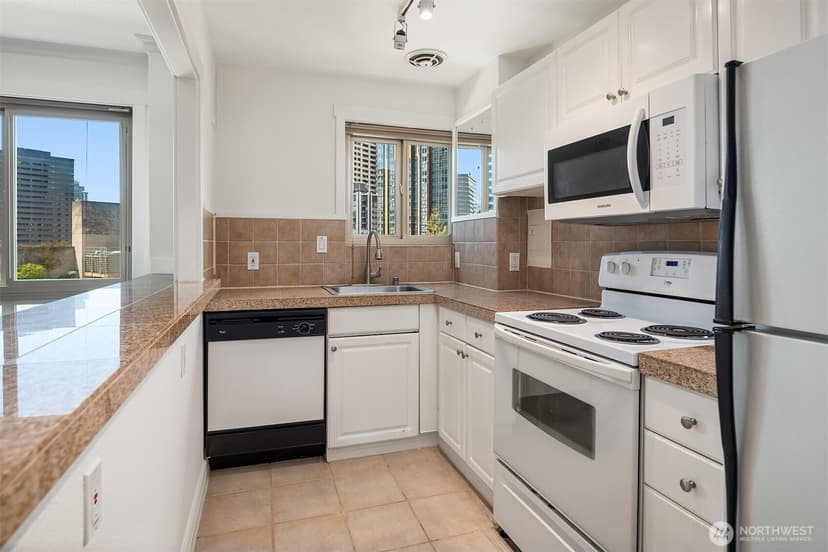 Property photo for 1400 Hubbell Place #1309, Seattle photo 15