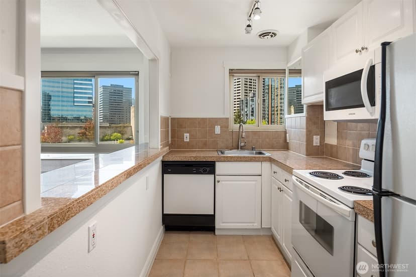 Property photo for 1400 Hubbell Place #1309, Seattle photo 14
