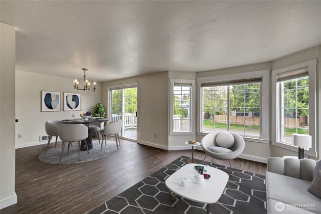Property photo for 733 104th Street, Seattle photo 5