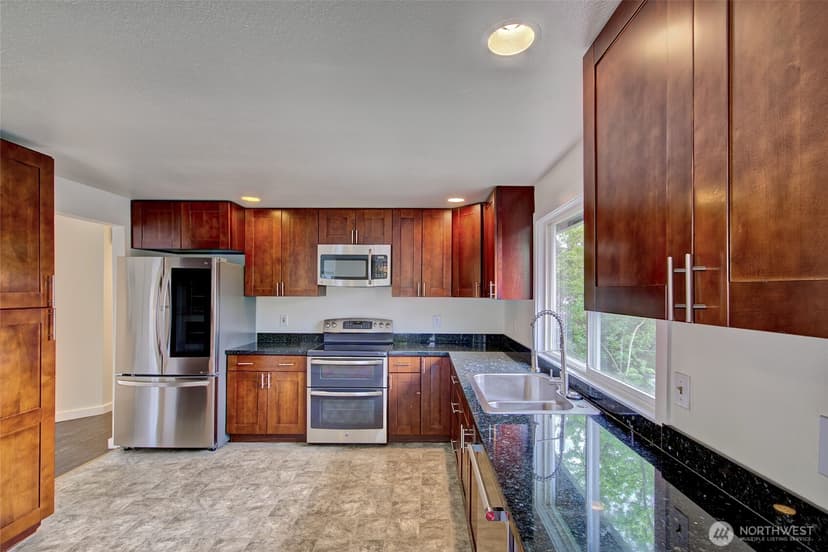 Property photo for 733 104th Street, Seattle photo 8
