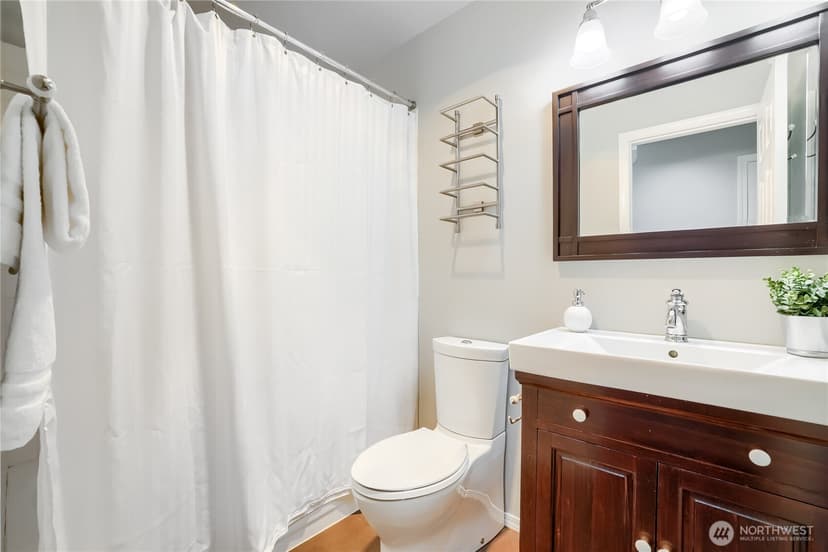 Property photo for 806 NW 52nd Street, Seattle photo 30