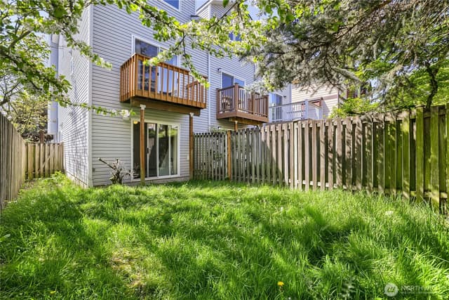 Property photo for 806 NW 52nd Street, Seattle photo 3