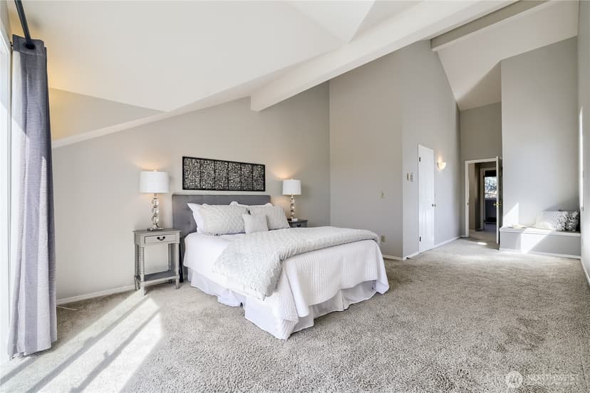 Property photo for 806 NW 52nd Street, Seattle photo 19