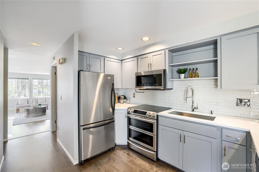 Property photo for 806 NW 52nd Street, Seattle photo 11