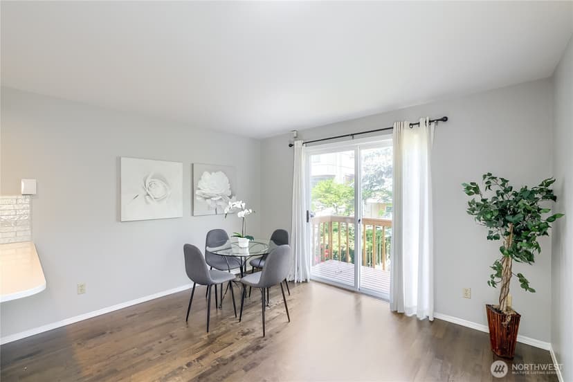 Property photo for 806 NW 52nd Street, Seattle photo 13