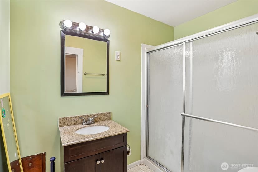 Property photo for 2430 NW 198th Street, Shoreline photo 10
