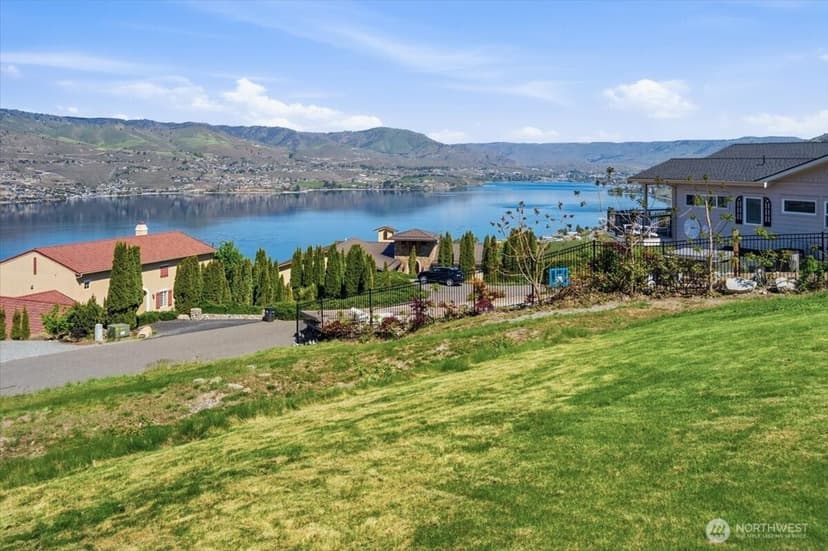 Property photo for 145 Mirabella Drive, Chelan photo 2