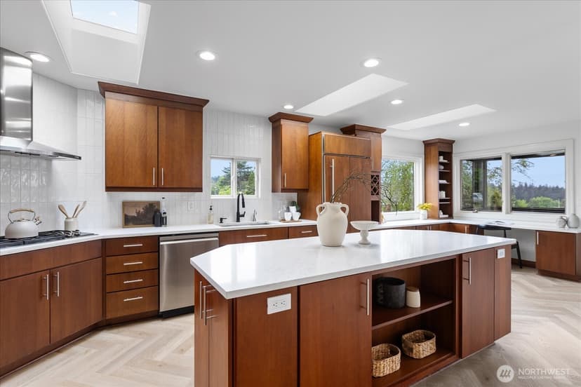 Property photo for 608 Magnolia Lane, Edmonds photo 8