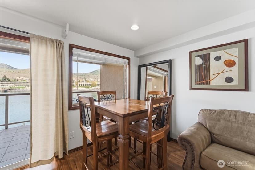 Property photo for 322 W Woodin Avenue #621, Chelan photo 9