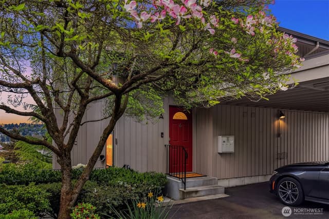 Property photo for 936 W Emerson Street #A, Seattle photo 3