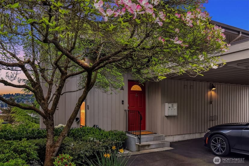Property photo for 936 W Emerson Street #A, Seattle photo 3