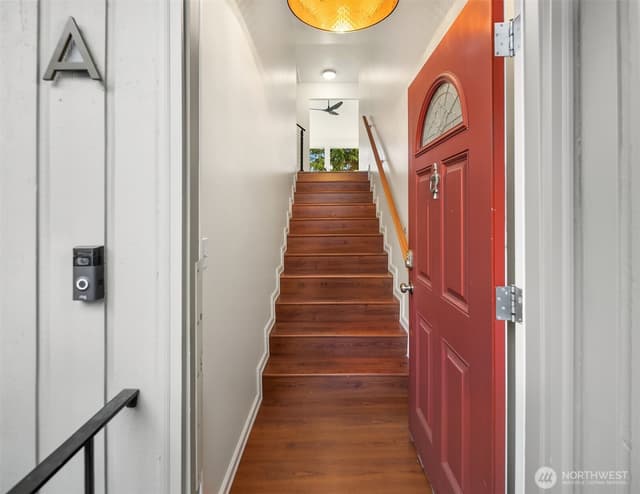 Property photo for 936 W Emerson Street #A, Seattle photo 4