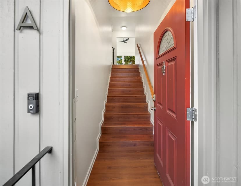 Property photo for 936 W Emerson Street #A, Seattle photo 4