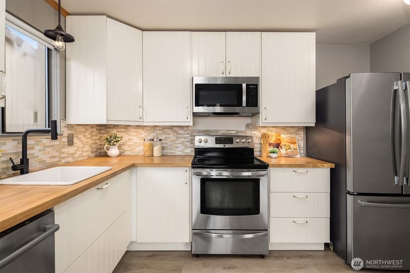 Property photo for 936 W Emerson Street #A, Seattle photo 14