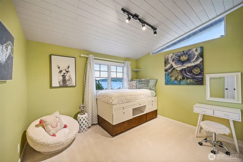Property photo for 8246 E Mercer Way, Mercer Island photo 19