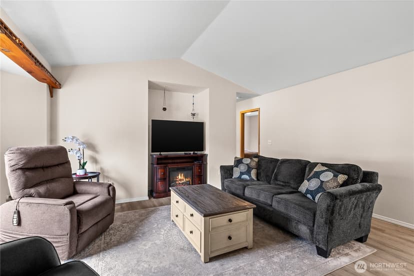 Property photo for 19211 110th Street E, Bonney Lake photo 4
